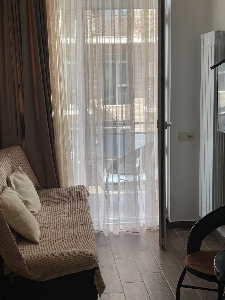 Apartments Kristo Batumi Luaran gambar
